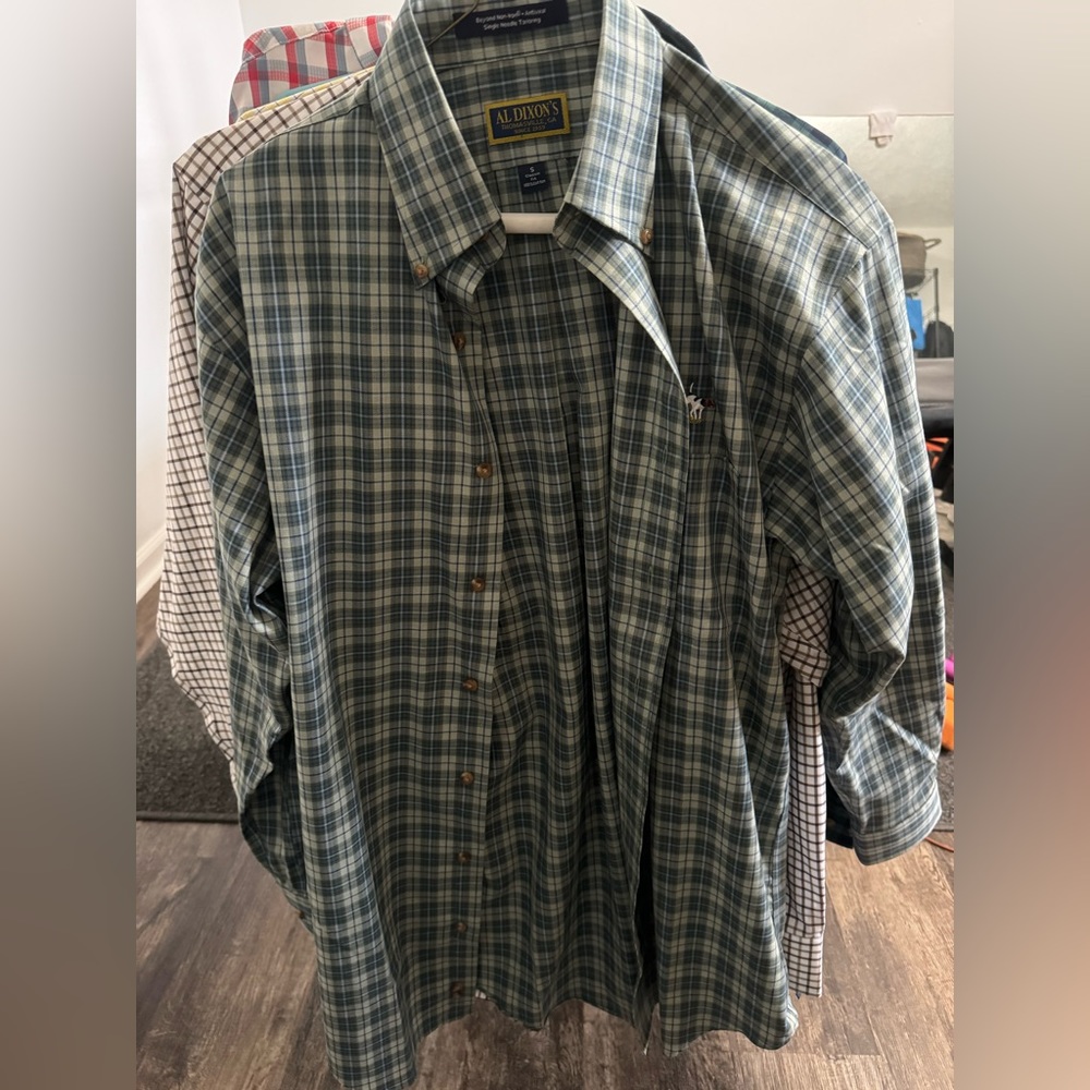 Men’s long sleeve dress shirt button up